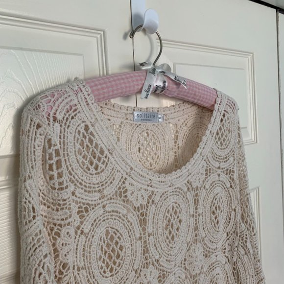 Solitaire Long Sleeved Open Weave Crocheted Lace Top-Size S - Picture 4 of 9